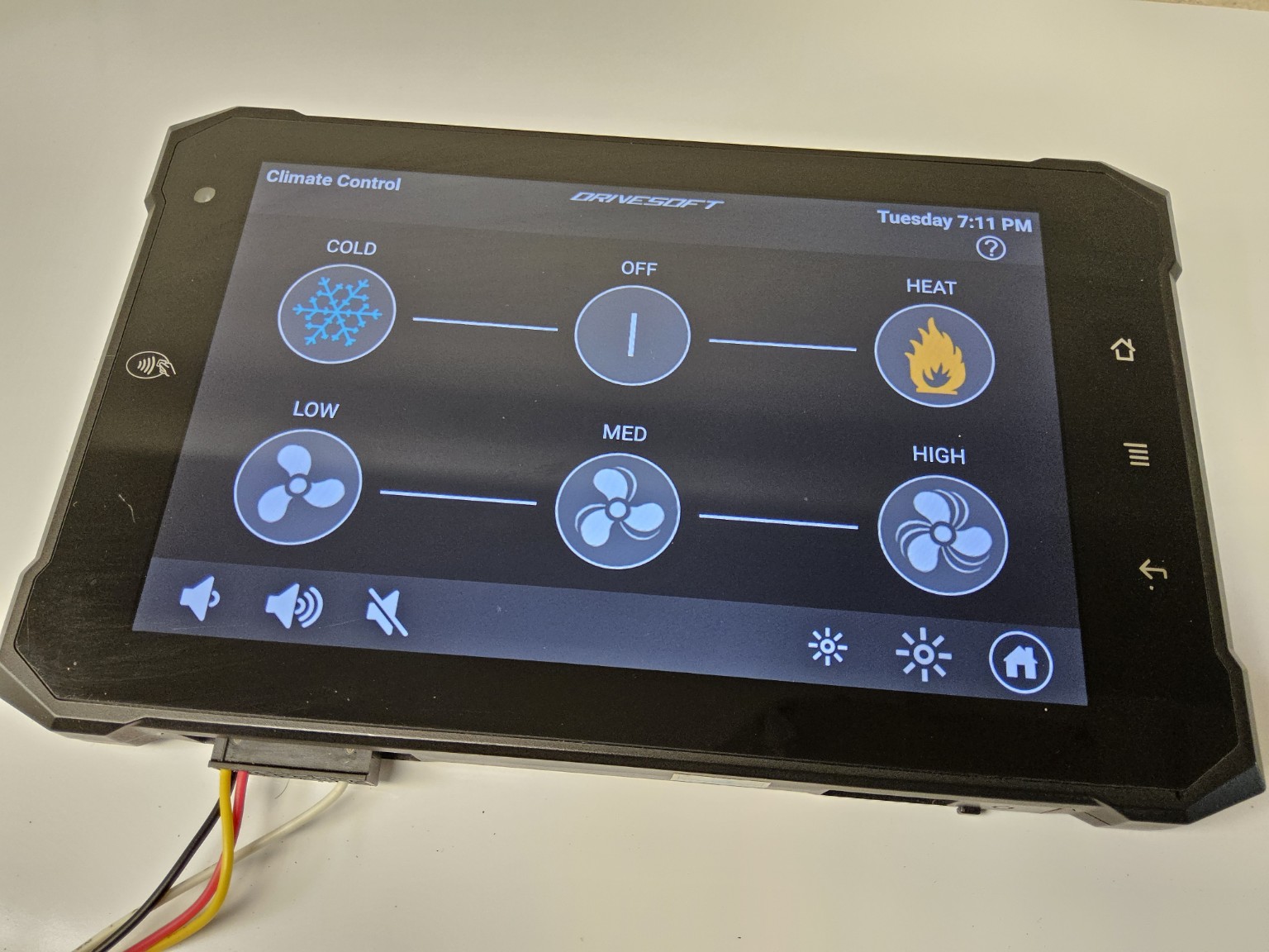 Drivesoft DFS climate control screen